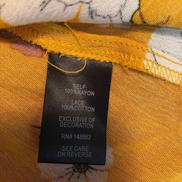 Torrid Babydoll Gauze Yellow Floral Crochet Trim Lace-Up Top Size 2X EUC - Picture 14 of 15